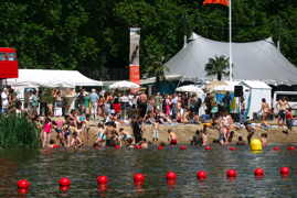 14.2-Le Forum sur la plage (Yves le Chapelin).JPG